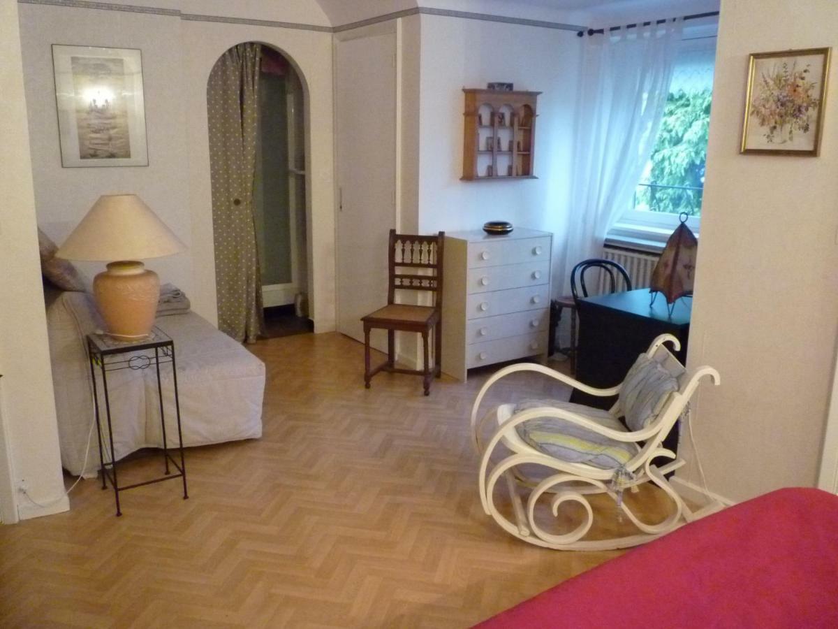 Au Vieux Cedre Bed & Breakfast Mouvaux Exterior photo