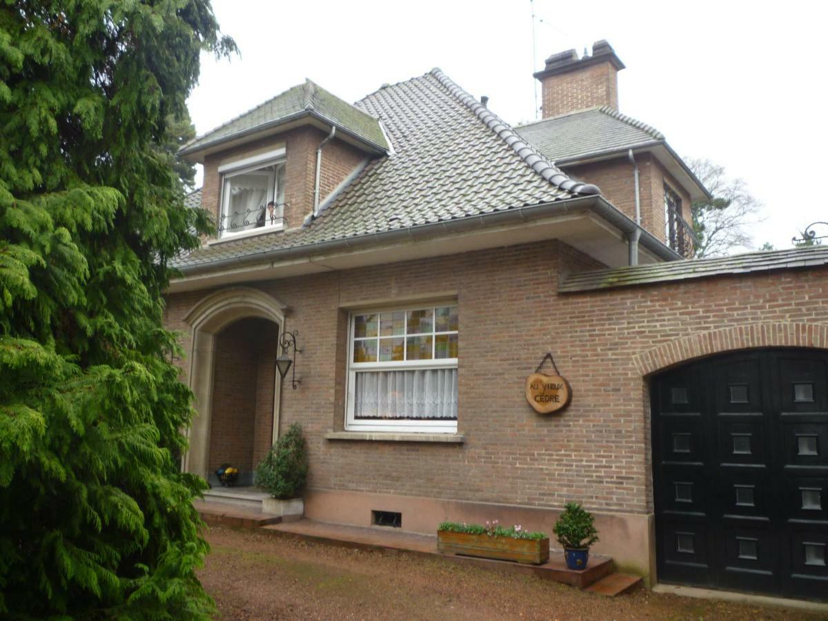 Au Vieux Cedre Bed & Breakfast Mouvaux Exterior photo