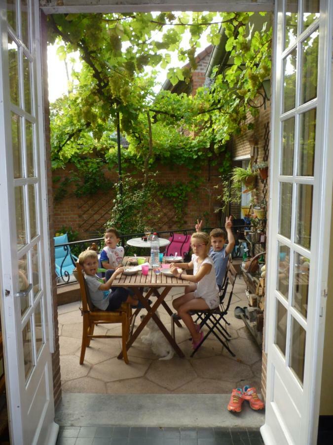 Au Vieux Cedre Bed & Breakfast Mouvaux Exterior photo